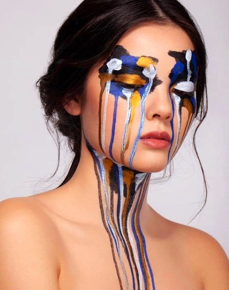 Paint On Face Photography, Face Paint Photoshoot, Makeup Art Face Inspiration, Avant Garde Makeup Creative, Makeup Art Face, Face Painting Art, Face Inspiration, Creamy Eyeshadow, Show Makeup