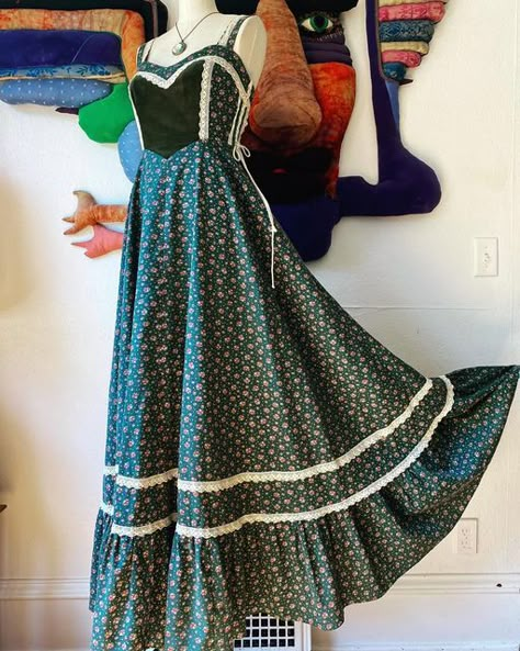 Green Gunne Sax Dress, Gunne Sax Dress Pattern, Gunne Sax Skirt, Hozier Concert, Poofy Dresses, 70s Prairie Dress, Vintage Gunne Sax Dress, Prairie Dresses, Poofy Dress