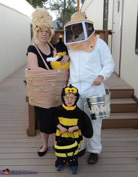 Homemade Bee Costume, Beehive Costume and Beehive Keeper. Family Halloween Costume Ideas on Frugal Coupon Living Many more crafty and DIY Halloween Costume Ideas for the family or multiple people. Halloween Costumes Family, Family Halloween Costume Ideas, 3 People Costumes, Sibling Halloween Costumes, Family Halloween Costume, Halloween Nails Diy, Halloween Character, Halloween Costumes For 3, Clever Halloween Costumes