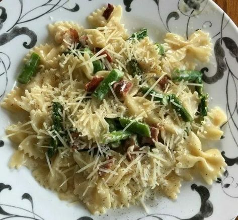 Creamy Pasta With Asparagus, Pasta With Asparagus, Asparagus Bacon, Bacon Recipe, Asparagus Pasta, Bacon Pasta, Recipes Pasta, Creamy Pasta, Asparagus Recipe