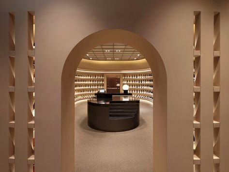 Red tongue Boutique Store / 134 | ArchDaily Kids Clothing Store Design, Wine Tower, Wine Boutique, Red Tongue, Clothing Store Design, Red Champagne, Best Architects, Wine Store, Boutique Store