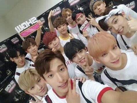 Seventeen Very Nice, Photo Grouping, Group Photos, Old Pictures, Seventeen, Baby Face, In This Moment