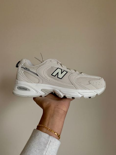 Trendy Gym Shoes For Women, Aesthetic Workout Shoes, New Balance 530 Moonbeam With Sea Salt, Nb 530 Beige, Nb Trainers, Old Nike, Nike Fashion Shoes, Pretty Shoes Sneakers, Shoes Heels Classy