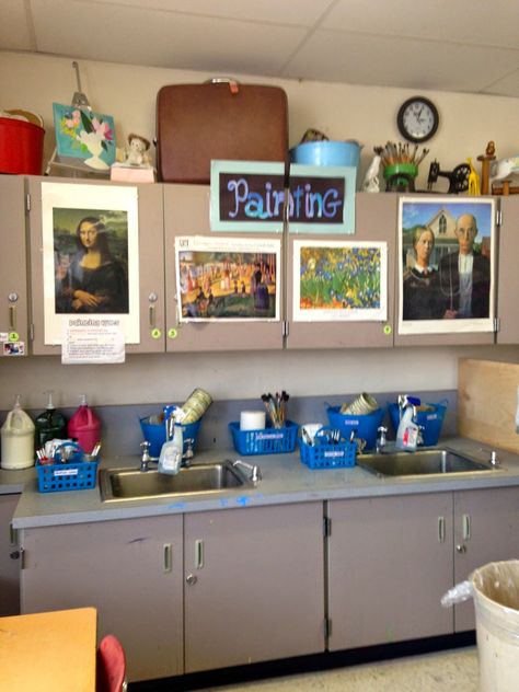 Tab Classroom, Art Teacher Aesthetic, High School Art Room, Beautiful Classroom, Tab Art, Art Classroom Organization, Art Studio Storage, Elementary Art Classroom, Art Centers