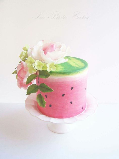 Watermelon Cake Ideas, Watermelon Cakes, Bolo Moana, Savory Cakes, Watermelon Birthday Parties, Watermelon Baby, Watermelon Cake, Mini Tortillas, Watermelon Party