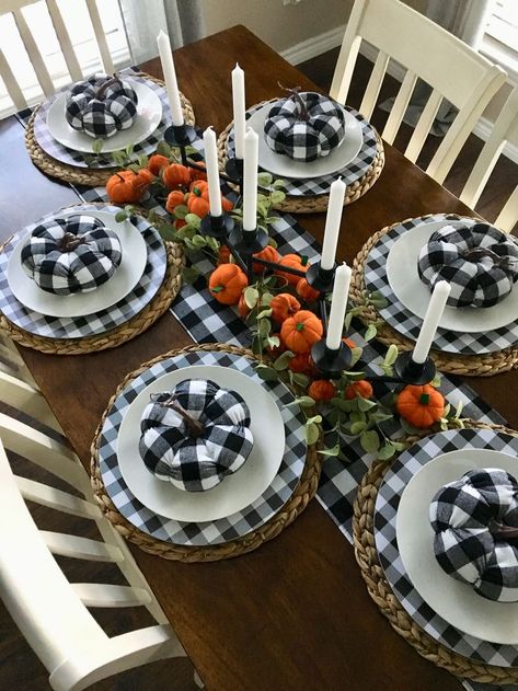 Black and White Buffalo Checkered Decorating Ideas Natural Thanksgiving Table, Thanksgiving Dinner Table Decorations, Buffalo Plaid Table Runner, Outside Fall Decor, Thanksgiving Dinner Table, Halloween Tattoo, Dinner Table Decor, Fall Thanksgiving Decor, Fall Table Decor