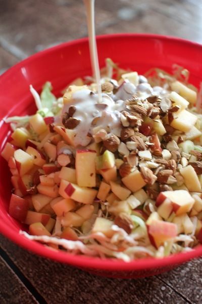 Apple Bacon Coleslaw, Coleslaw With Apples, Simple Clean Eating, Apple Coleslaw, Homemade Coleslaw, Summer Foods, Healthy Swaps, One Pot Dinners, Summer Side Dishes