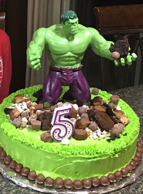 Homemade Hulk Cake, Diy Hulk Cake, Hulk Cakes For Boys, Hulk Birthday Party Cake, Birthday Cake For 5 Year Boy, Hulk Cake Ideas, Hulk Smash Cake, Hulk Birthday Cake, Incredible Hulk Birthday Party