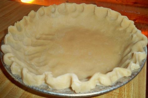 Spelt Flour Pie Crust I made a double batch to accommodate a 9x13pan for a pot pie. I used all butter & a food processor to mix. Turned out great! Sourdough Pie Crust, Oil Pie Crust, Grandma Pie, Pie Dough Recipe, Homemade Pie Crust, Homemade Pie Crust Recipe, Pie Crust Recipe, Homemade Pie Crusts, Pie Crust Recipes