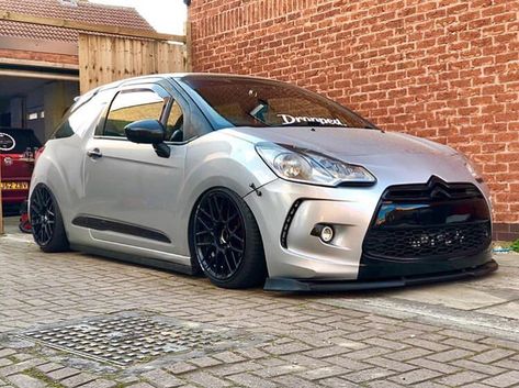 Lost Vipers on Instagram: “Something abit differant, Adam has just got his DS3 bagged 🙌 Owner: @adamsmith88 #citroen #ds3 #deadlybrand #clean #eighty8 #killauk…” Cars Gif, Cars Drifting, Street Japan, Cars Honda, Citroen Ds3, Cute Tumblr Wallpaper, Street Racing Cars, Citroen C3, Citroën C4