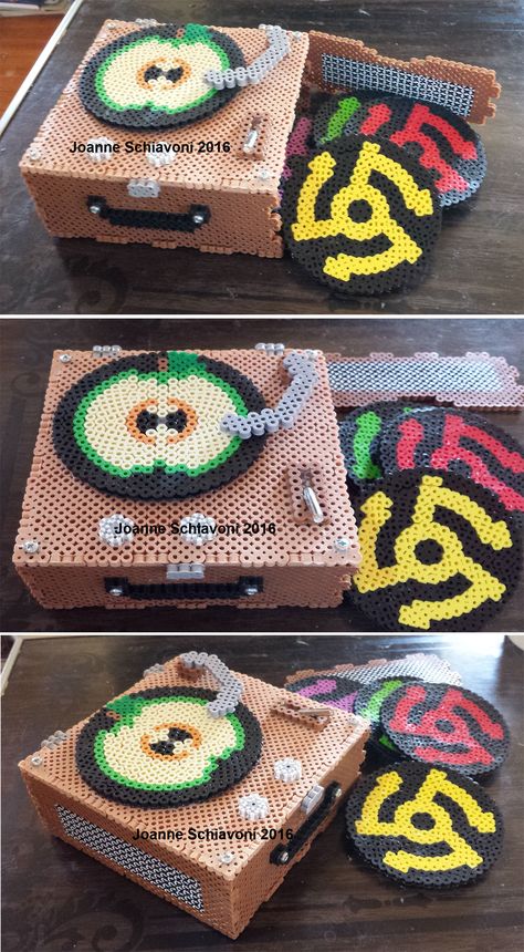 Perler Bead Record Coasters, Perler Bead Record, Perler Beads Ideas 3d, Perler 3d, Melty Bead Designs, Hama Art, Retro Record Player, Perler Ideas, Easy Perler Beads Ideas