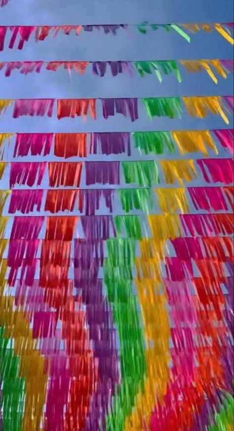 Carnaval Decoration Ideas, Carnaval Theme Party, Mexican Decorations Party, Festival Decorations Outdoor, Color Party Decorations, Photobooth Ideas Creative, Colorful Decorations, Holi Party, Deco Ballon