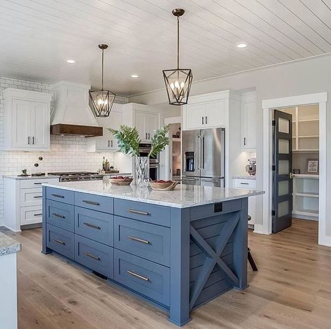 Island color is: Benjamin Moore Ocean Floor. #benajminmoore #paintcolors Dapur Rustic, Kitchen Islands Ideas With Seating, Kabinet Dapur, Decor Ikea, Farmhouse Kitchen Design, Country Style Kitchen, Kitchen Island Design, Modern Farmhouse Kitchens, Kitchen Redo