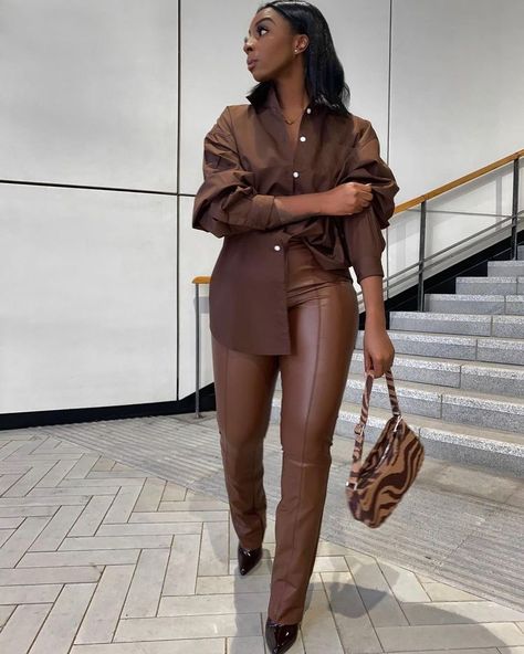 #melanin #blackwomensfashion #blackgirlmagic #blackgirlsrock #bossbabe Baby Shower Guest Outfit Black Women, All Brown Outfit Black Women, Tan Outfits For Black Women, Black Women Winter Outfits, Monochromatic Outfit Fall, Brown Outfits For Black Women, Brown Leather Pants Outfit, Brown Leather Pants, Fudge Brownie