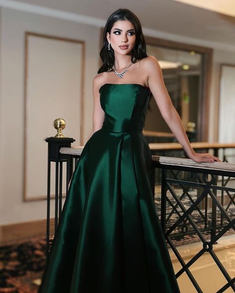 Green Satin Formal Dress, Prom Dresses Dark Green, Prom Dresses Dark, Green Prom Dress Long, Dresses Dark Green, Emerald Green Prom Dress, Dress Emerald Green, Green Satin Dress, Green Wedding Dresses