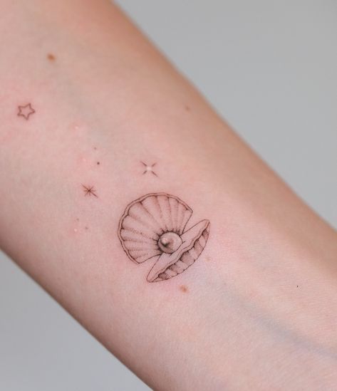 Tiny tattoos, endless tales. Creating unique compositions is my passion ⭐️ 🌈 • • • #tattoo #tattoos #tattoogirl #tattooideas #smalltattoo #smalltattoosforgirls #smalltattooideas #littletattoo #tinytattoo #minitattoos #minimaltattoo #finelinetattoo #finelinetattooartist #tattoodesign #singleneedletattoo Single Needle Tattoo, Cloud Tattoo, Small Girl Tattoos, Little Tattoos, Fine Line Tattoos, Minimal Tattoo, Mini Tattoos, My Passion, Tiny Tattoos