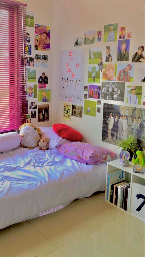 Kpop Bedroom, Kpop Room, Bedrooms Ideas, Room Design Bedroom, Room Makeover Inspiration, Room Inspiration Bedroom, Aesthetic Bedroom, Dream Bedroom, Dream Room