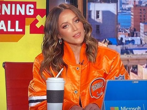 Kay Adams Nfl Network, Kay Adams, Sports Celebrities, Nfl Fans, Top Celebrities, Gameday Outfit, Top News, Cincinnati Bengals, Sports Activities