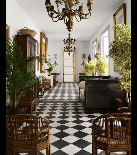 Lorenzo Castillo’s Instagram post: “Madrid @lorenzocastillofe” Timeless Decorating, Tropical British Colonial, Checkered Floor, West Indies Style, British Colonial Decor, Colonial Interior, South Shore Decorating, British Colonial Style, Colonial Design