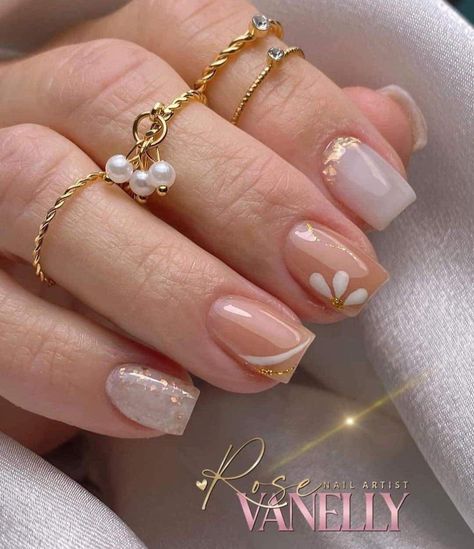 Uñas Delicadas Y Sencillas, Rubber Gel Nails, Unique Nail Ideas, Nude Acrylic Nails, Acrylic Nail Ideas, Stiletto Nails Short, Simple Gel Nails, Colored Acrylic Nails, Minimal Nails