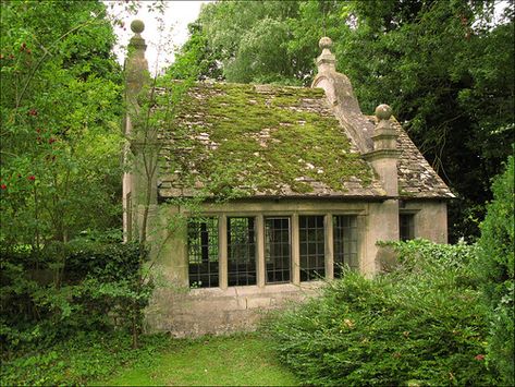 Manor House Aesthetic, Stone Shed, Old House Exterior, Stone Cottages, Cottage Cabin, Casa Vintage, Stone Cottage, Cabins And Cottages, Stone Houses