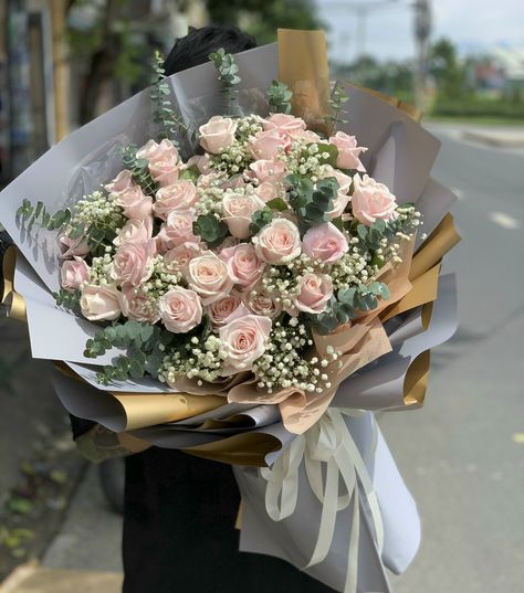 Beautiful pink rose delivery Saigon Engagement Roses Bouquet, 21 Roses Bouquet, Rose Bouquet For Birthday, 25 Roses Bouquet, 50 Roses Bouquet, Bouquet For Birthday, Flowers For Valentines, Graduation Flower Bouquet, Vietnam Saigon