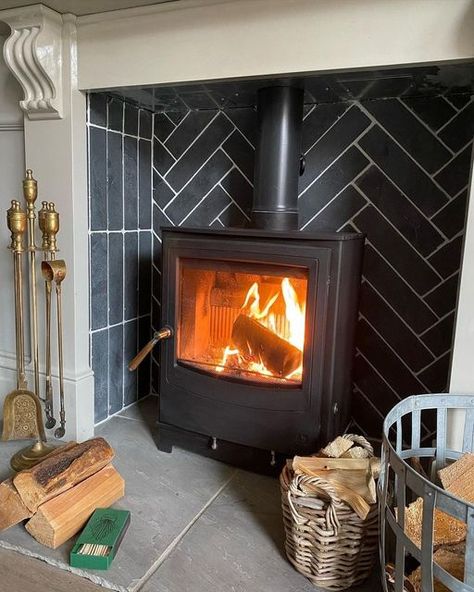 Kerry Lockwood, Wood Stove Surround, Victorian Fireplace Tiles, Small Wood Burning Stove, Wood Burner Fireplace, Log Burner Living Room, Art Deco Homes, Fireplace Tiles, Fireplace Lighting