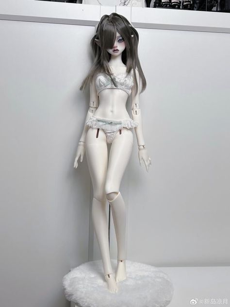 Porcelain Doll Joints, Ball Jointed Dolls Pose, Bjd Dolls Pose, Bjd Doll Poses, Doll Joints Drawing, Balljointeddoll Base, Doll Body Reference, Doll Pose Reference, Doll Joints