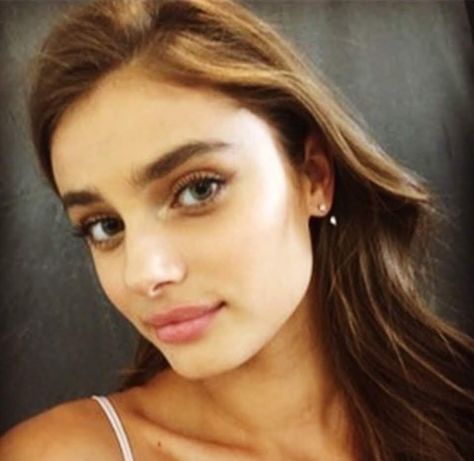 Blonde Hair Dark Eyes, Youre Like Really Pretty, Taylor Marie Hill, 90s Runway Fashion, Girls Tumbler, Anita Ko, Vs Models, Taylor Hill, Cute Eyes