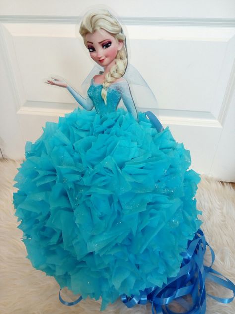 Elsa piñata Elsa Pinata, Elsa Pinata Diy, Frozen Pinata, Princess Pinata, Frozen Birthday Party Cake, Elsa Birthday, Valentine Bouquet, Diy Pinata, Frozen Themed Birthday Party