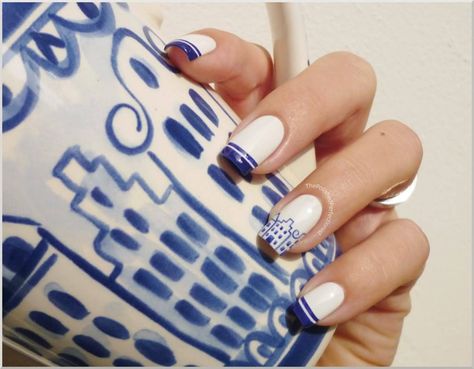 China Vase, China Nails, Blue Nail Art, Blue Nail Designs, Get Nails, Creative Nails, Love Nails, Delft, Blue Nails