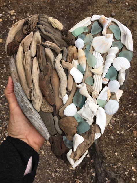 Sea Glass Artwork, Driftwood Diy, Driftwood Projects, Driftwood Beach, Heart Diy, Driftwood Decor, Sea Glass Crafts, Driftwood Crafts, Drift Wood