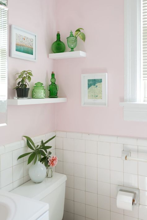 Tiny Bathroom Layout, Uni House, Best Bathroom Colors, Small Bathroom Colors, Sweet Ideas, Stone Bathroom, Bathroom Paint Colors, Tiny Space, Bathroom Color