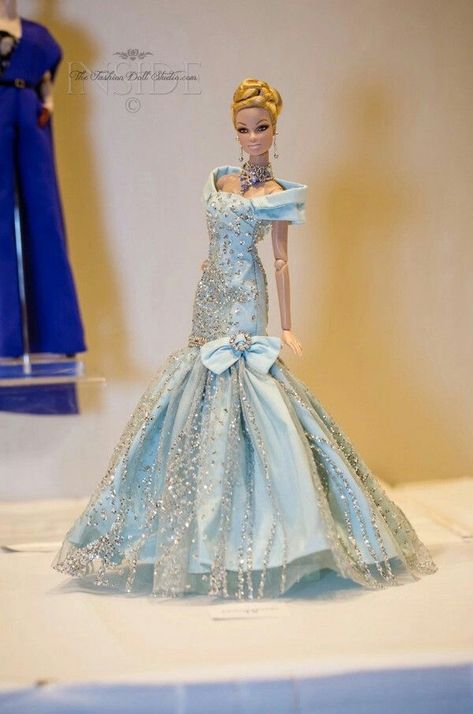 Dutch Fashion, Куклы American Girl, Barbie Dress Pattern, Sewing Barbie Clothes, Barbie Wedding Dress, Barbie Doll Clothing Patterns, Diy Barbie Clothes, Barbie Dress Fashion, Barbie Wedding