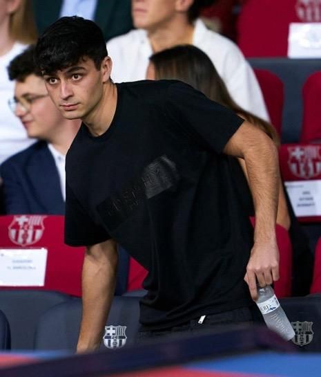 Pedri Gonzalez, Football Players Photos, Barcelona Players, Soccer Boys, Best Club, Football Lovers, Soccer Pictures, Mommy Life, Pretty Men