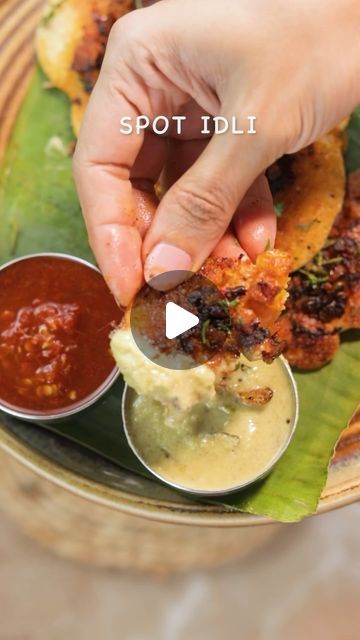 Swarna | Recipe video creator on Instagram: "Whip up Hyderabad’s famous Spot idli in minutes😍
Ingredients:
	•	1 onion
	•	1 capsicum
	•	1 tomato
	•	1 green chilli
	•	1 tbsp oil
	•	1 tsp pav bhaji masala
	•	½ tsp red chilli powder
	•	Salt to taste
	•	1 tbsp butter
	•	Dosa or idli batter
	•	1 tsp podi masala
	•	Butter (for topping)

Serve with chutney of your choice and enjoy ☺️ 
.
.
.
.
[dosa, chutney, idli, spot idli, Hyderabad, southindian, breakfast, easy]" Spot Idli Recipe, Spot Idli, Dosa Chutney, Idli Batter, Pav Bhaji Masala, Idli Recipe, Breakfast Easy, Red Chilli Powder, Pav Bhaji