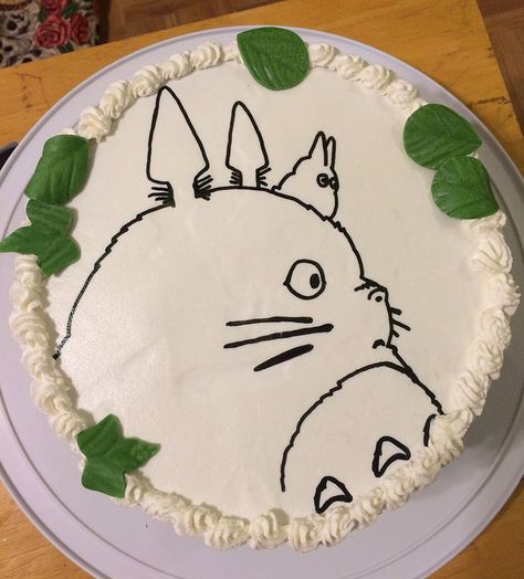 Anime Cake Ideas Simple, Totoro Cake Ideas, Studio Ghibli Cake Ideas, Studio Ghibli Birthday Cakes, Ghibli Cake Ideas, Studio Ghibli Birthday Party Ideas, Ghibli Birthday Cake, Totoro Cake Birthday, My Neighbor Totoro Cake