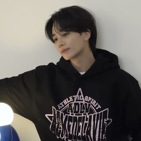 svt 𓈒 𓂂 jeonghan - lq icon  ݁ 𐙚 Svt Jeonghan Icon, Seventeen Icons Jeonghan, Jeonghan Icons Lq, Yoon Jeonghan Icon, Jeonghan Short Hair, Jeonghan Boyfriend, Jeonghan Lq, Seventeen Jeonghan Icon, Jeonghan Svt