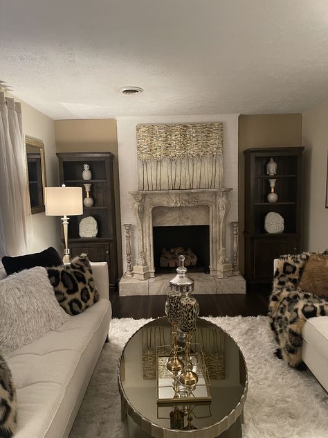 Zebra Print Living Room Ideas, Cheetah Living Room Ideas, Warm Color Living Room Ideas, Cheetah Print Living Room, Leopard Living Room Ideas, Cheetah Living Room, Warm Living Room Colors, Girly Living Room, Mtv Cribs