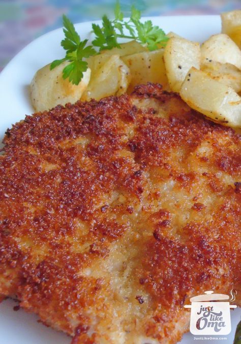 Luxembourg Recipes, German Schnitzel Recipe, German Schnitzel, Schnitzel Recipe, German Food Authentic, Schnitzel Recipes, German Recipes, Hungarian Recipes, European Food