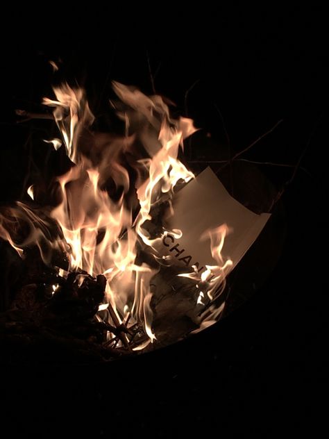 Was burning a magazine. Looks artistic. Burning Newspaper, News Paper, A Magazine, Mood Boards, Photo Wall, Chanel, Desk, Magazine, Collage