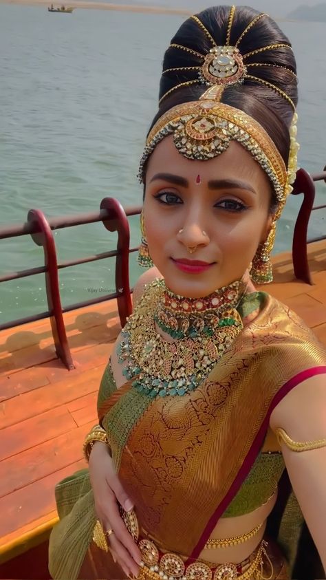 Ponniyan Selvan, Braille Tattoo, Joe Movie, Ponniyin Selvan, Trisha Actress, Trisha Photos, Moms Photography, Trisha Krishnan, Bridal Necklace Designs