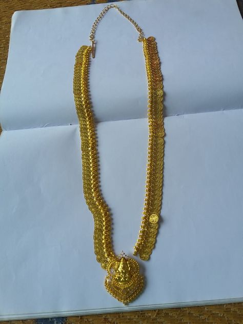 Semi finished gold chain Lakshmi Haram, Kasu Mala, Long Haram, Gold Bridal Necklace, Gold Designs, Silver Ornaments, Gold Jewellery Design Necklaces, Jewellery Gold, Gold Jewelry Indian