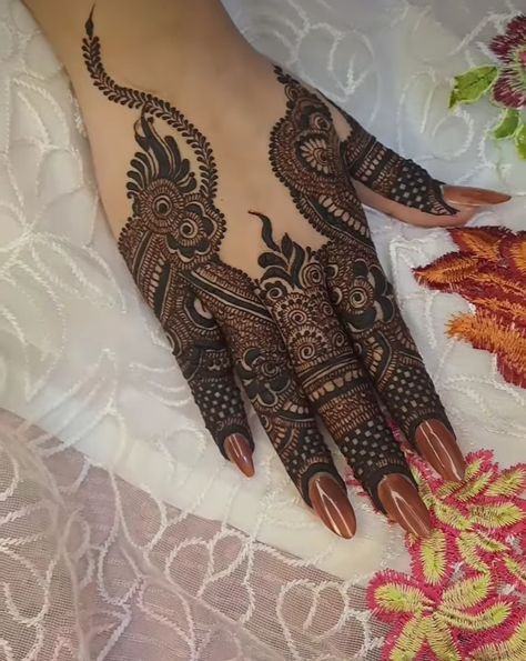 Filled Fingers Mehndi Design, Heavy Fingers Mehndi Designs, Mehandi Design Fingers, Mehandi Finger Design, Finger Design Mehndi, Fingers Mehndi Design, Mehndi Fingers, Mehndi Hand, Cigratte Wallpaper