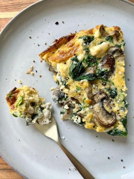 Spinach and Mushroom Frittata with Feta » Djalali Cooks Spinach Mushroom Feta Frittata, Spinach Mushroom Frittata, Fritatta Recipe, Grilled Dinner Recipes, Mushroom Frittata, Spinach Quiche Recipes, Drive My Car, Garlic Pesto, Spinach And Mushroom