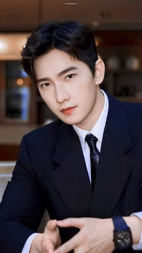 Yang Yang Drama, Yangyang Chinese Actor, Yang Yang Actor, Holi Photo, Most Handsome Actors, Chinese Films, Korean Wedding, Korean Drama Songs, Chinese Man