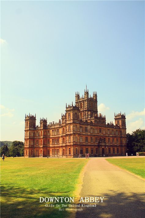 Downton Abbey Downton Abbey Aesthetic Wallpaper, Downton Abbey Art, Downton Abbey Wallpaper, Downton Abbey Poster, Highclere Castle Floor Plan, Downton Abbey House, Downton Abbey Castle, Edith Crawley, Thomas Barrow