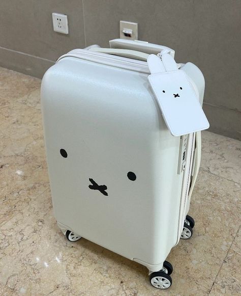 Kawaii Suitcase, Suitcase Aesthetic, Cute Suitcases, Cute Luggage, Japan Gifts, Birthday Wishlist, Cute Little Things, Cute Bags, Cute Crafts