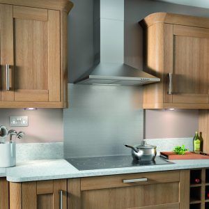 Extractor hood: ideas and pictures extractor hood kitchen the best cooker hood for your kitchen NKMHPOH Cooker Hood Ideas, Kitchen Cooker Hood, Stainless Steel Splashback, Black Cooker, Kitchen Extractor Fan, Kitchen Extractor, Kitchen Cooker, Kitchen Exhaust, Chimney Cooker Hoods