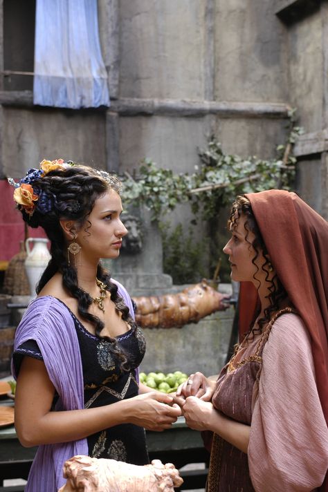 Rome TV Series - Episode Still Hbo Rome, Rome Hbo, Rome Tv Series, Indira Varma, Roman Dress, Film Costumes, Empire Romain, Roman Fashion, Costume Drama